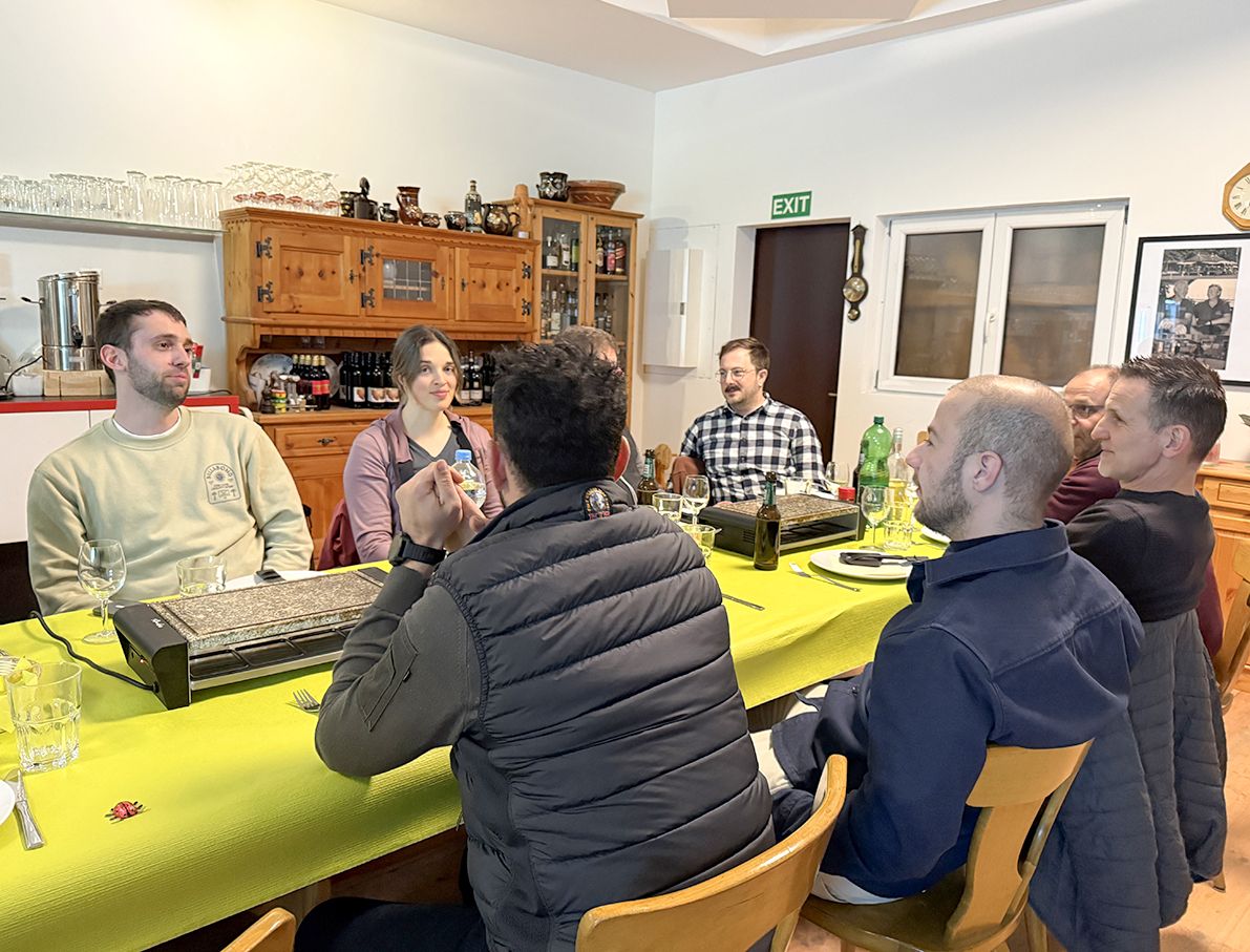 Mitglieder des Unternehmernetzwerk beim gemeinsamen Racletteabend an der Generalversammlung 2026.